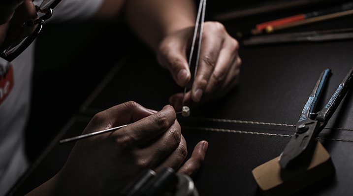 ����Ӫ׿Խ��·��ʵ��һ�δζԹ��յ�ͻ��